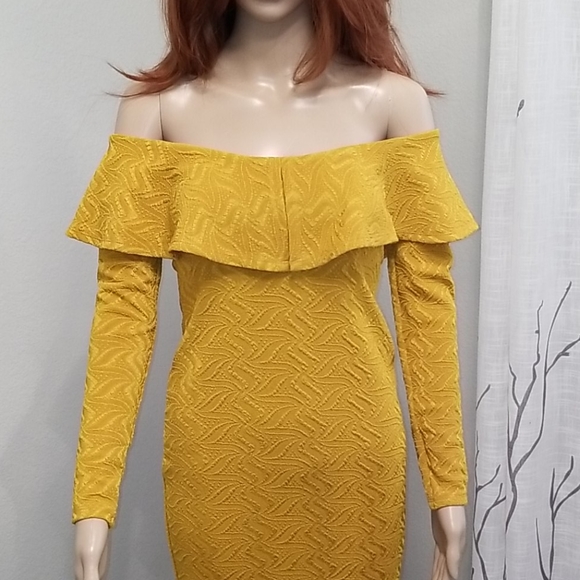 BCBGENERATION Off-the-Shoulder Jacquard Dress - Picture 10 of 14